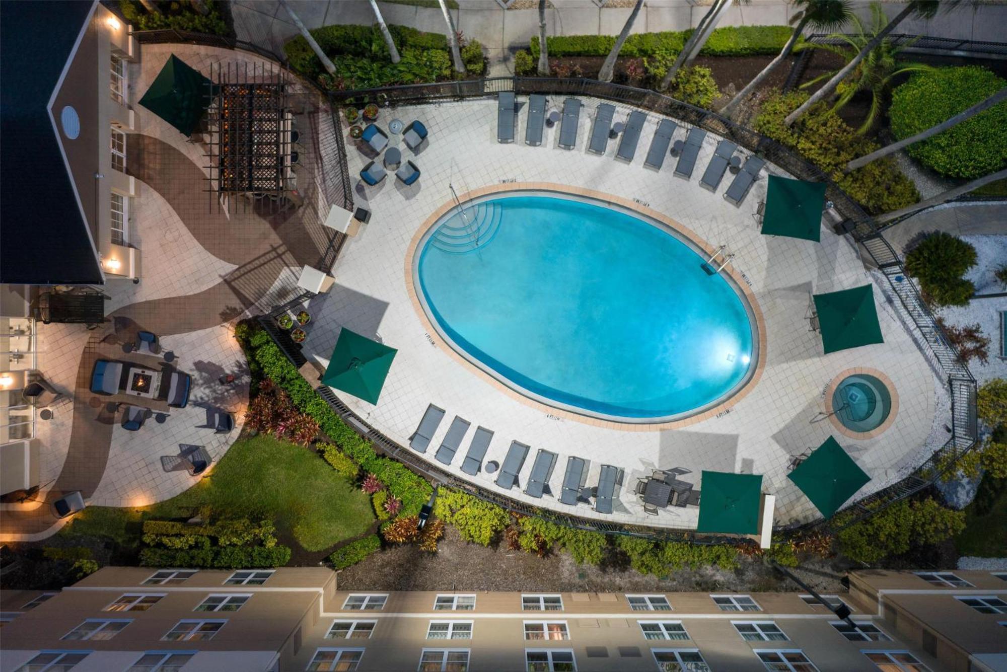 Homewood Suites By Hilton Orlando-Ucf Area Alafaya Exterior photo
